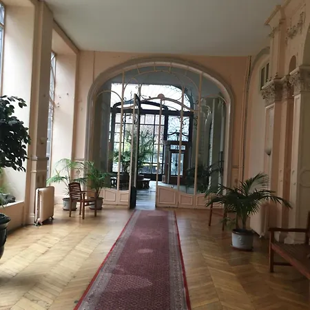 Hyper Centre Dans Ancien Palace Face Aux Thermes Apartmán